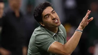 Abel &lsquo;paz e amor&rsquo; abra&ccedil;a torcida e jogadores do Palmeiras e repete estrat&eacute;gia de 2023