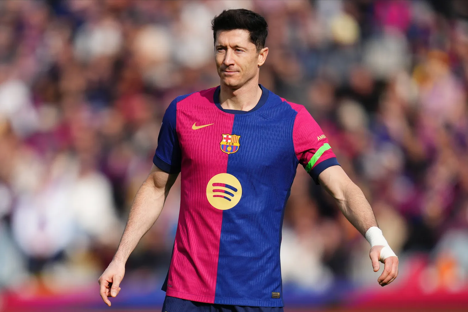 Barcelona decide n&atilde;o ativar cl&aacute;usula de rescis&atilde;o contratual de Lewandowski e permanecer&aacute; com o polon&ecirc;s para 2026