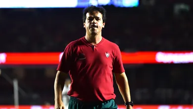 Diniz v&ecirc; &lsquo;cen&aacute;rio de evolu&ccedil;&atilde;o&rsquo; mesmo com Fluminense na zona de rebaixamento