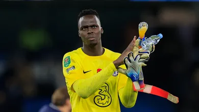 A ascens&atilde;o e queda de &Eacute;douard Mendy no Chelsea foi vertiginosa &ndash; e meio estranha