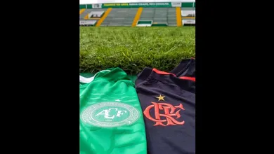 Diante da dor, o futebol oferece seu abra&ccedil;o solid&aacute;rio e exp&otilde;e o seu enorme lado humano