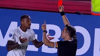 Raul Gustavo se desculpa ap&oacute;s expuls&atilde;o bizarra: &lsquo;Errei e acabei prejudicando o Corinthians&rsquo;