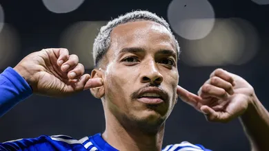 Matheus Pereira segue dando as cartas no Brasil e volta a salvar o Cruzeiro
