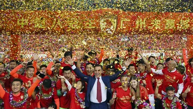 Cannavaro conquista t&iacute;tulo chin&ecirc;s pelo Guangzhou Evergrande, mas press&atilde;o sobre t&eacute;cnico segue enorme
