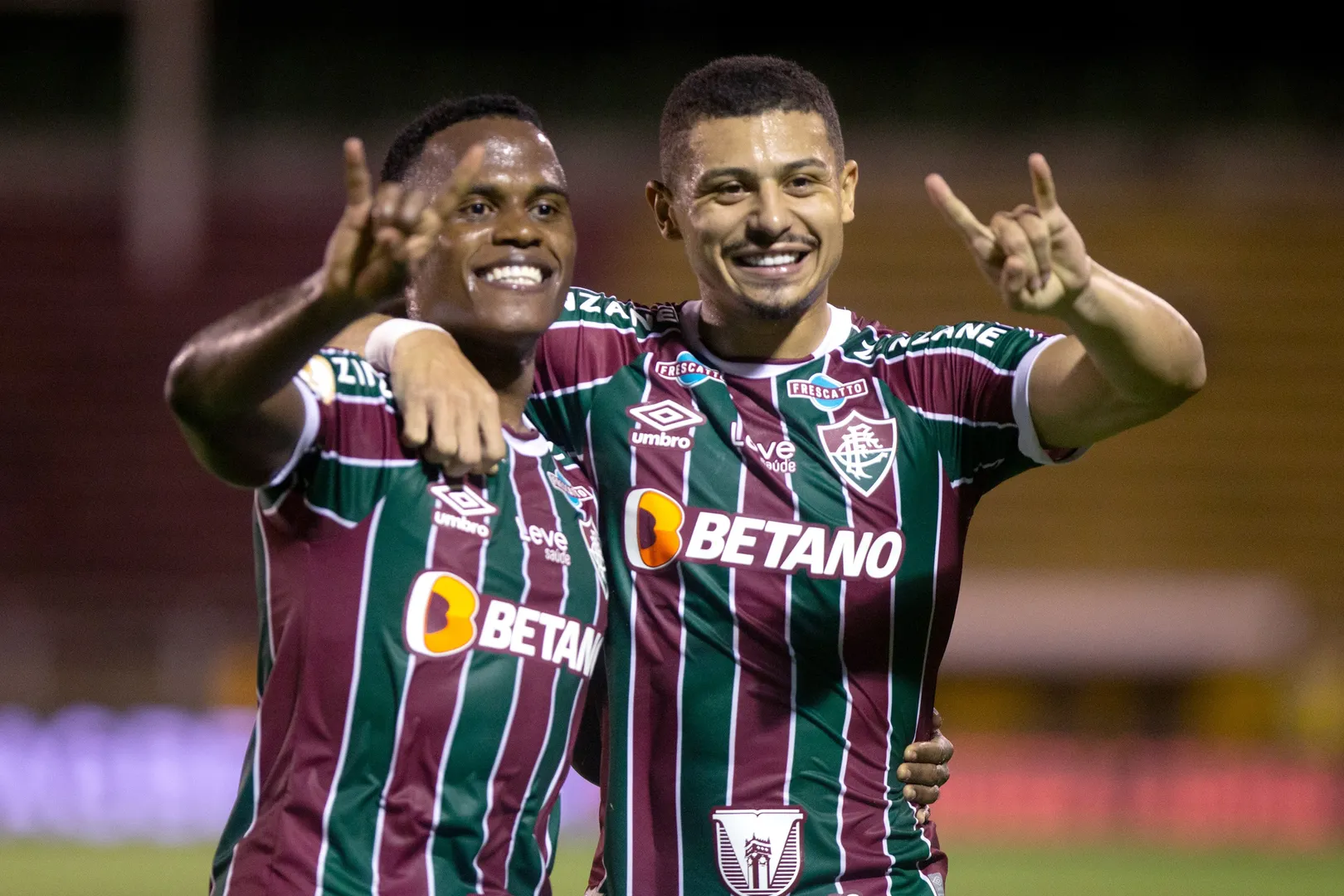 Andr&eacute; comemora um dos dois gols de Arias na vit&oacute;ria do Fluminense por 5 a 3 sobre o Goi&aacute;s pelo Campeonato Brasileiro - Foto: Icon Sport