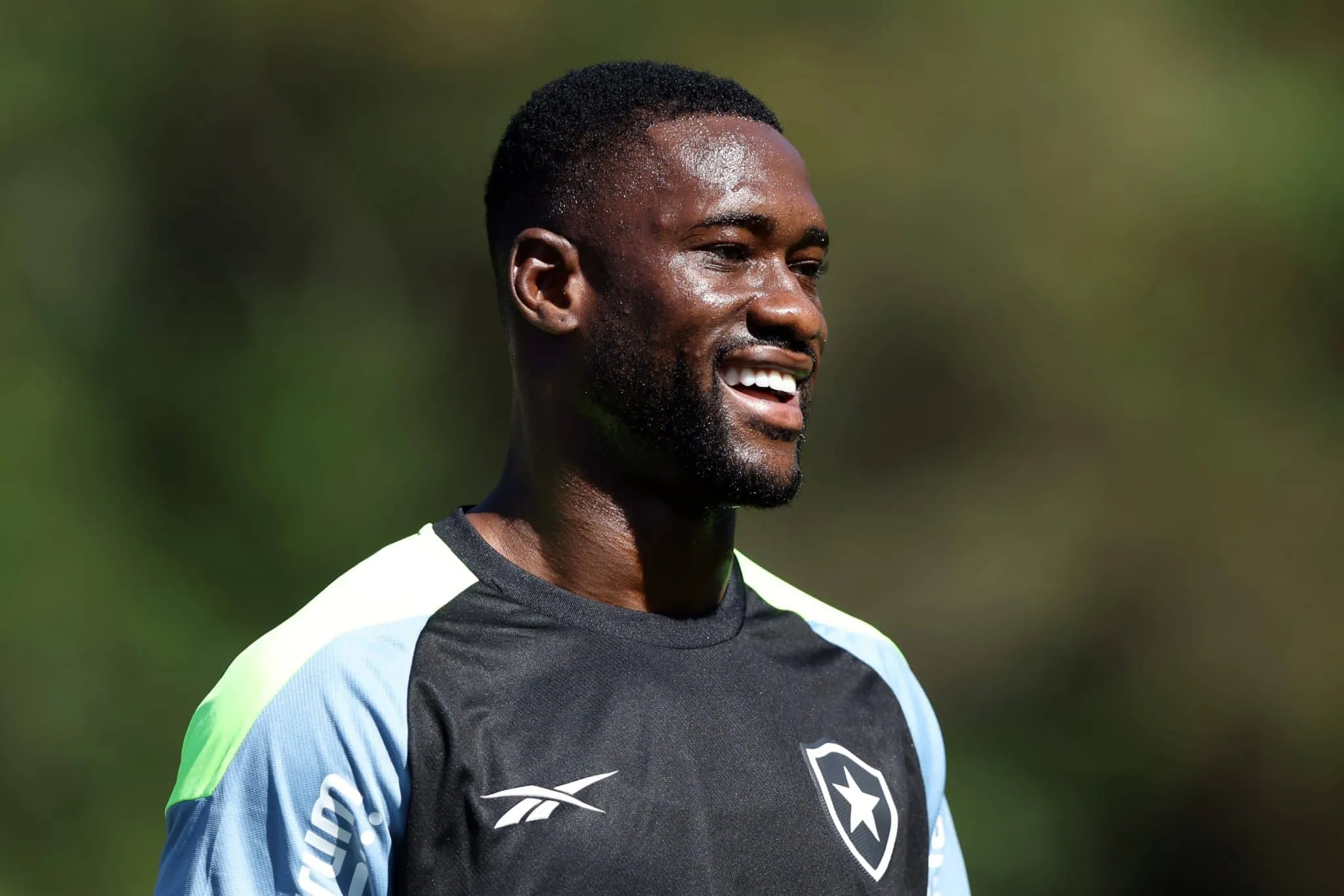 Lesionado, Bastos responde se tem chances de jogar Copa Intercontinental pelo Botafogo