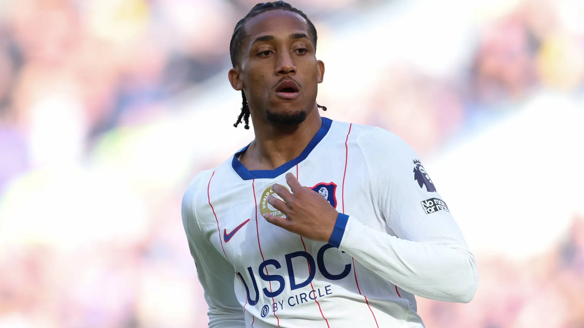 Jo&atilde;o Pedro preocupa Chelsea ap&oacute;s desfalque contra o Tottenham