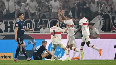 O Stuttgart praticamente enterra as esperan&ccedil;as de acesso do Hamburgo e atropela na ida dos playoffs