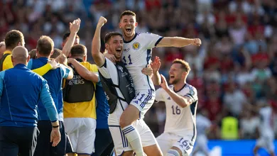 Com dois gols no fim, a Esc&oacute;cia busca uma incr&iacute;vel e imensa virada em Oslo contra a Noruega
