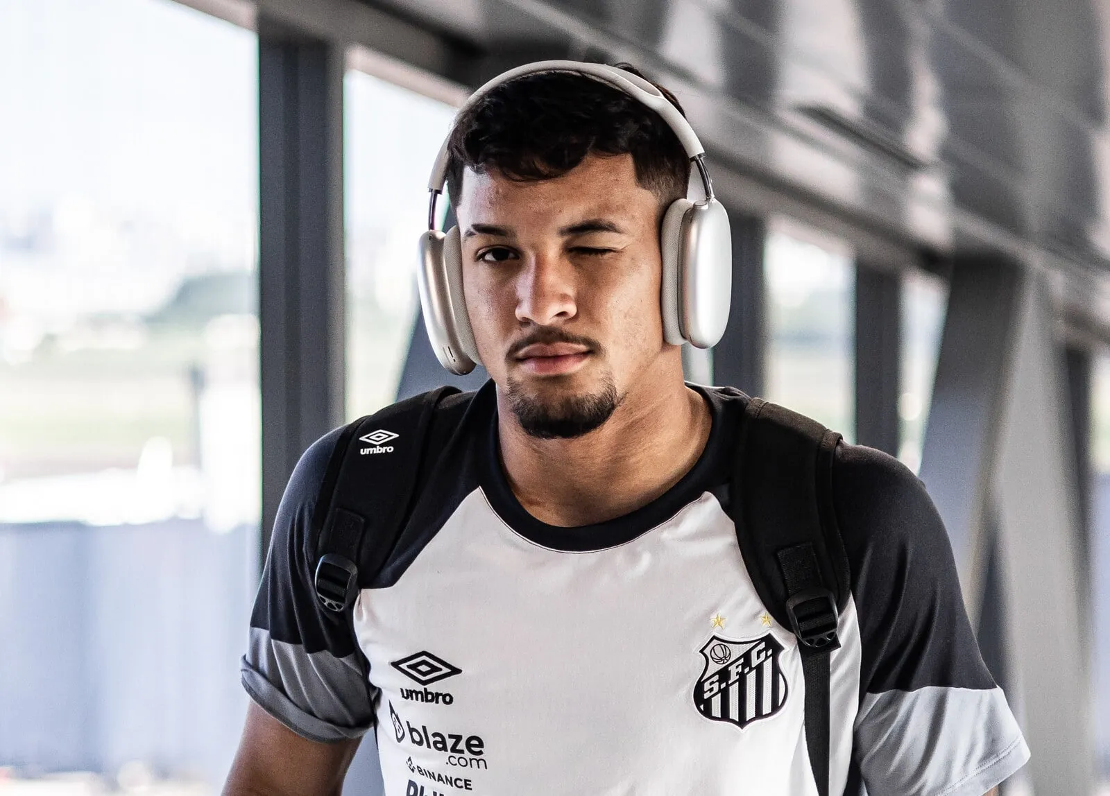 Benfica entra em contato e demonstra interesse em tirar Marcos Leonardo do Santos