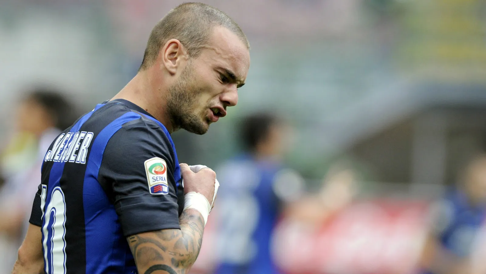 Sneijder: &ldquo;Eu dei tudo pela Inter, mas o meu sonho de crian&ccedil;a &eacute; jogar pelo Milan&rdquo;
