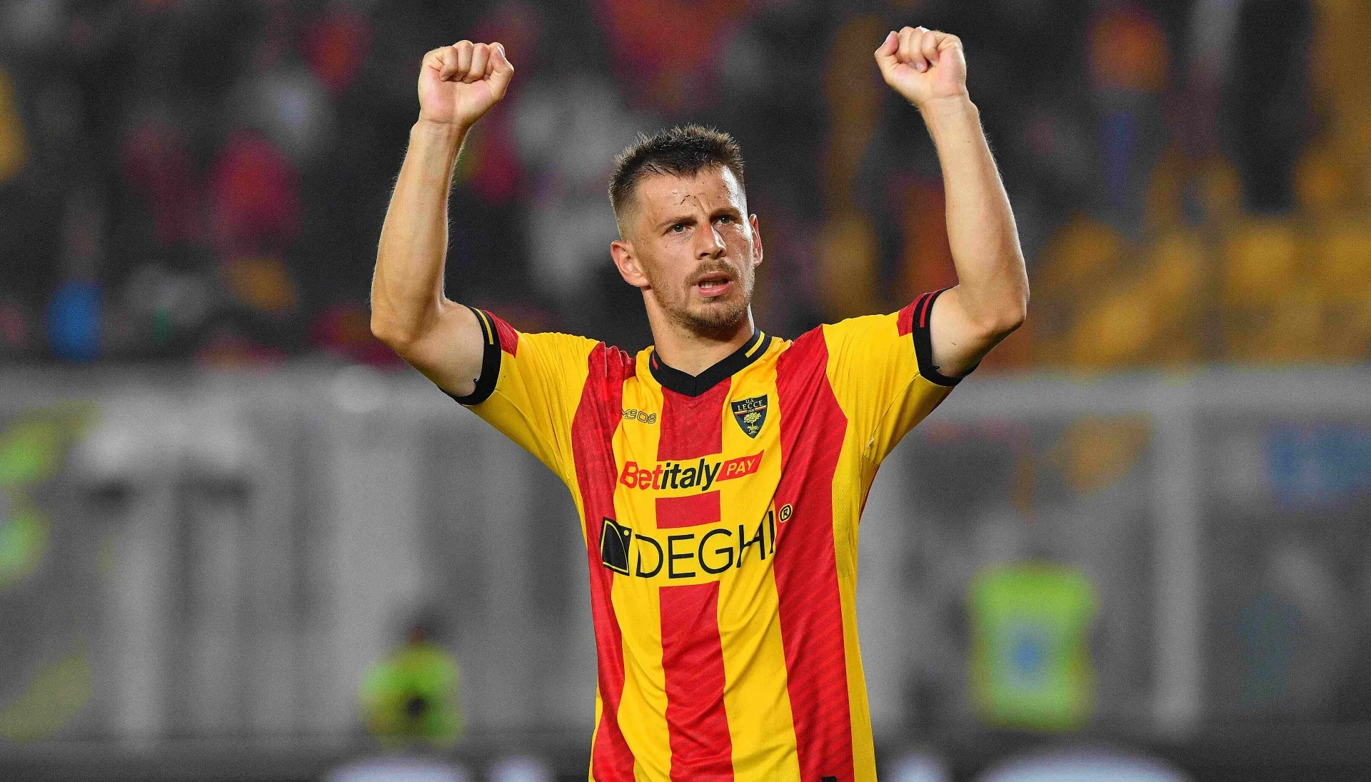 O Lecce vive uma largada dos sonhos na Serie A e assegura outra rodada no G-4