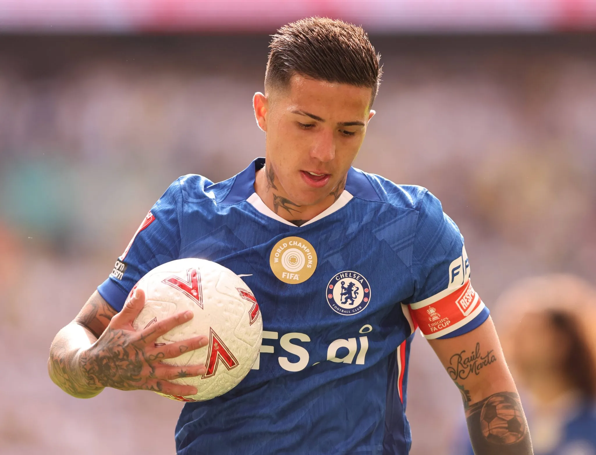 Enzo Fern&aacute;ndez pelo Chelsea