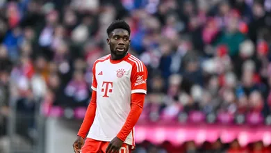 Alphonso Davies leva bronca no Bayern de Munique por conta do Real Madrid