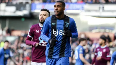 Rayan &lsquo;deslocado&rsquo; no Bournemouth pode indicar posi&ccedil;&atilde;o ideal para Ancelotti na Sele&ccedil;&atilde;o