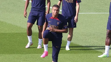 PSG corta Mbapp&eacute; da pr&eacute;-temporada no Jap&atilde;o e tenta pressionar sua sa&iacute;da