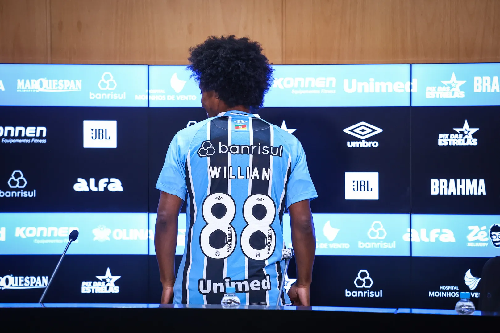 Willian vai vestir a camisa 88 no Gr&ecirc;mio