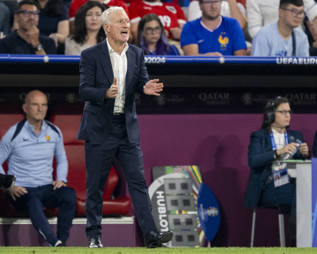 Deschamps ganhou Deschamps durante a semifinal da Eurocopa (Foto: Icon Sport)