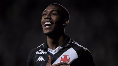 Trinca de erros afunda Internacional e traz al&iacute;vio ao Vasco de Diniz em batalha de mais de 3h