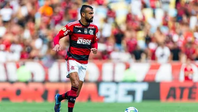 Fabr&iacute;cio Bruno fala em convite irrecus&aacute;vel do Flamengo para justificar renova&ccedil;&atilde;o