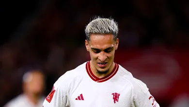 Manchester United pode ter avan&ccedil;ado na Copa da Inglaterra, mas provou que ataque &eacute; med&iacute;ocre com Antony