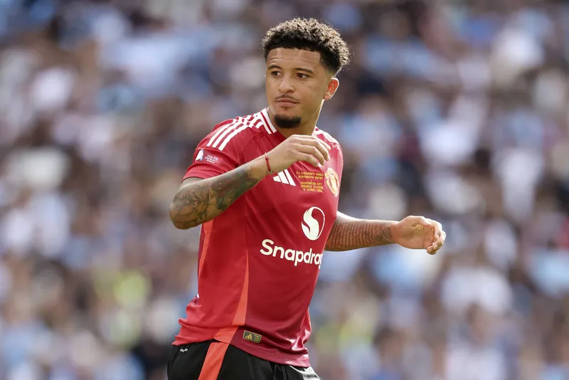 Ten Hag expressou seu desejo de contar com Sancho, no entanto, atacante deve ir para rival londrino