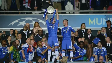 John Terry anuncia o fim esperado de uma carreira para sempre marcada no futebol ingl&ecirc;s