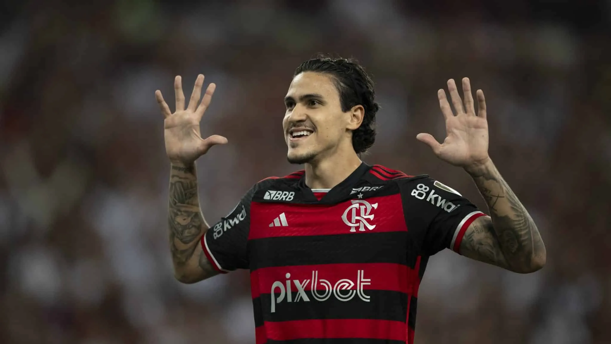 Em contraste a Gabigol, Pedro vive semestre longe de pol&ecirc;micas e cheio de gols
