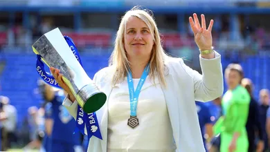 &lsquo;Oportunidades s&atilde;o poucas e raras&rsquo;: treinadora do Chelsea desabafa sobre aus&ecirc;ncia de mulheres no comando t&eacute;cnico