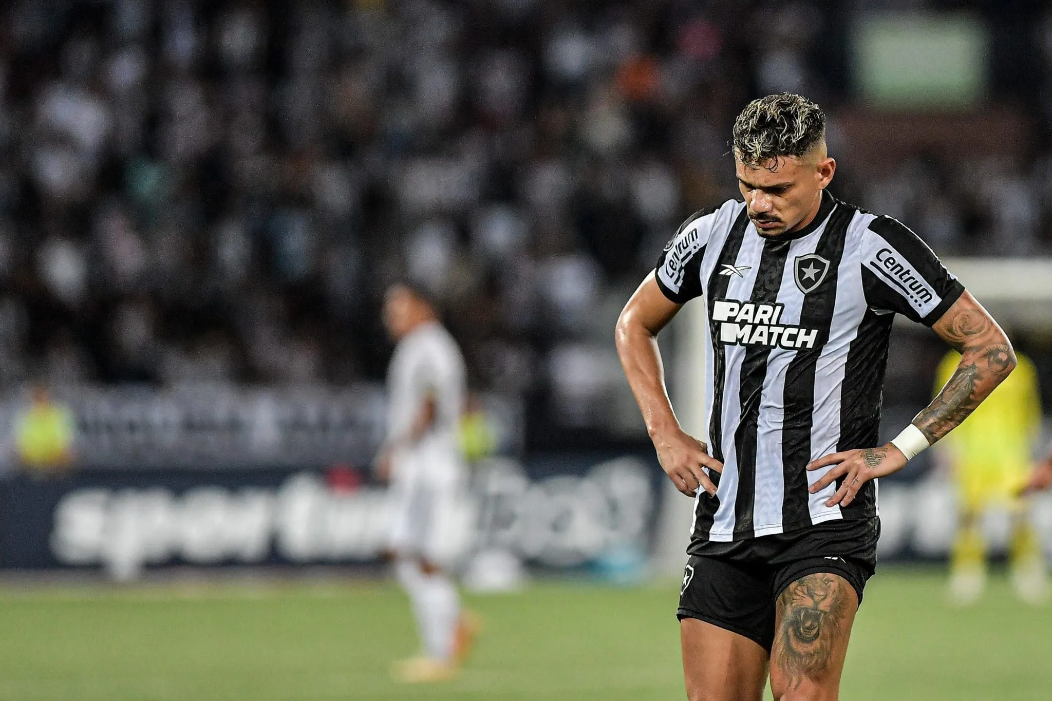 Em semana conturbada, Botafogo decepciona e &eacute; derrotado pelo Junior Barranquilla