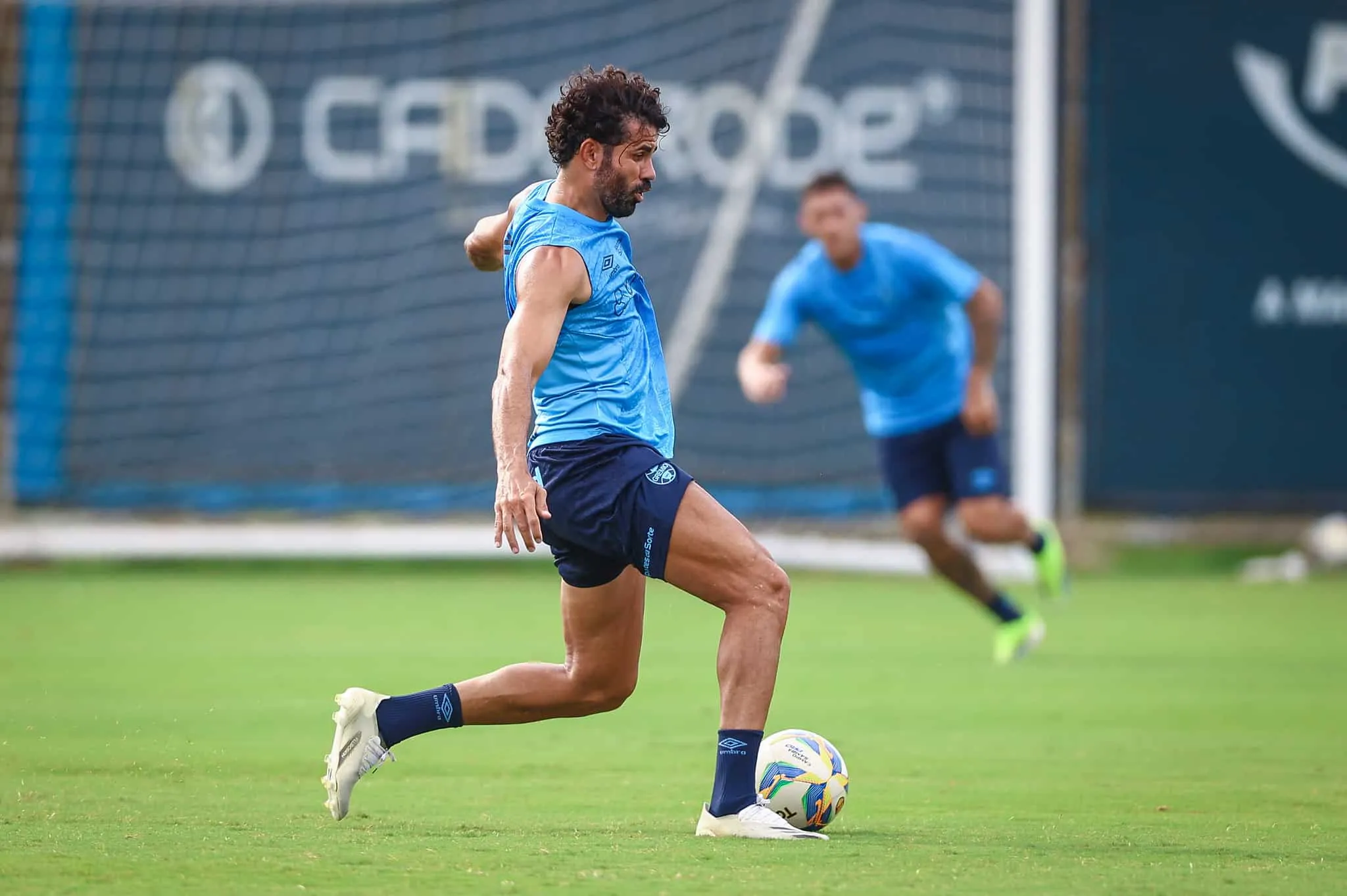 Na estreia de Diego Costa, Gr&ecirc;mio precisa dar resposta em jogo para cumprir tabela contra o Guarany