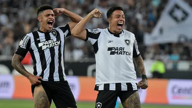 Botafogo sela 1&ordm; turno quase perfeito com vit&oacute;ria sobre o Internacional