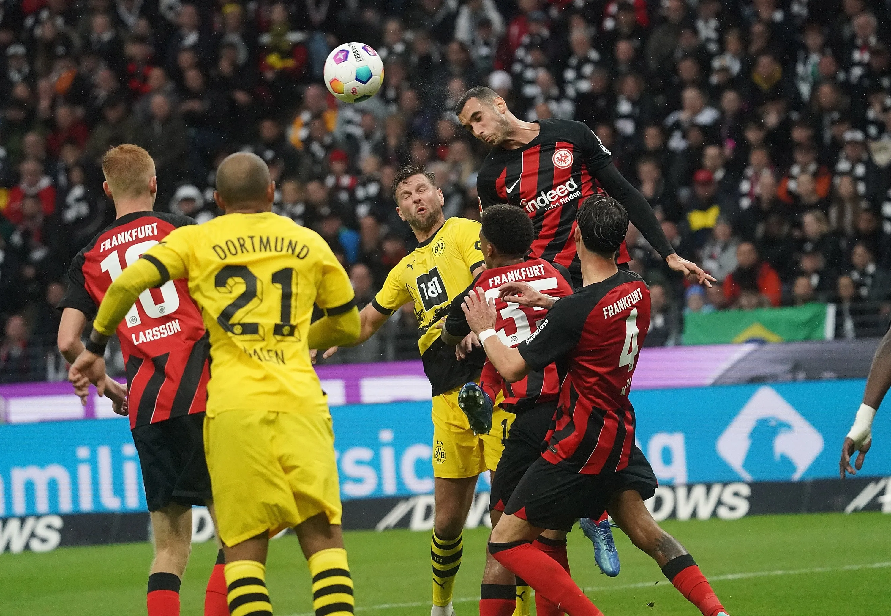 No lucro: Borussia Dortmund arranca empate heroico com Eintracht Frankfurt e vai ao G4 da Bundesliga