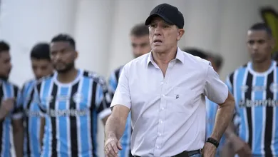 Gr&ecirc;mio faz diagn&oacute;stico de problemas e pode ter mudan&ccedil;as contra o Fluminense