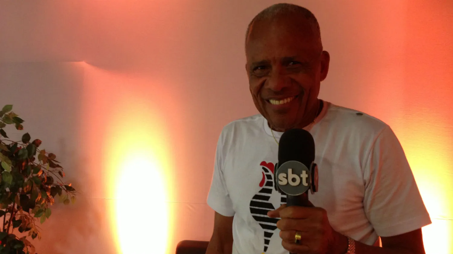 O prest&iacute;gio e o carisma de Dad&aacute; Maravilha a servi&ccedil;o da reportagem
