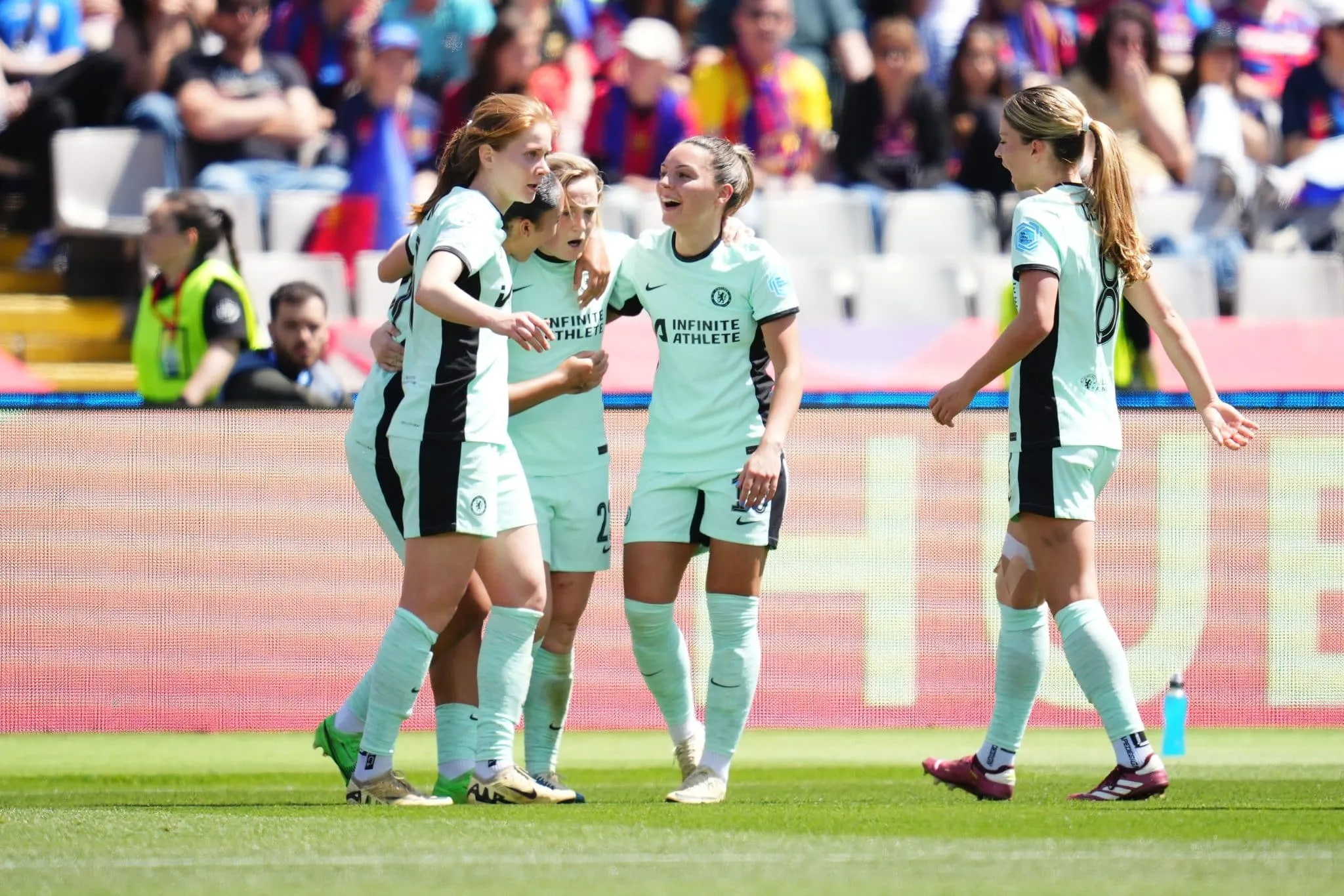 Chelsea derruba invencibilidade do Barcelona e sai na frente na semi da Champions