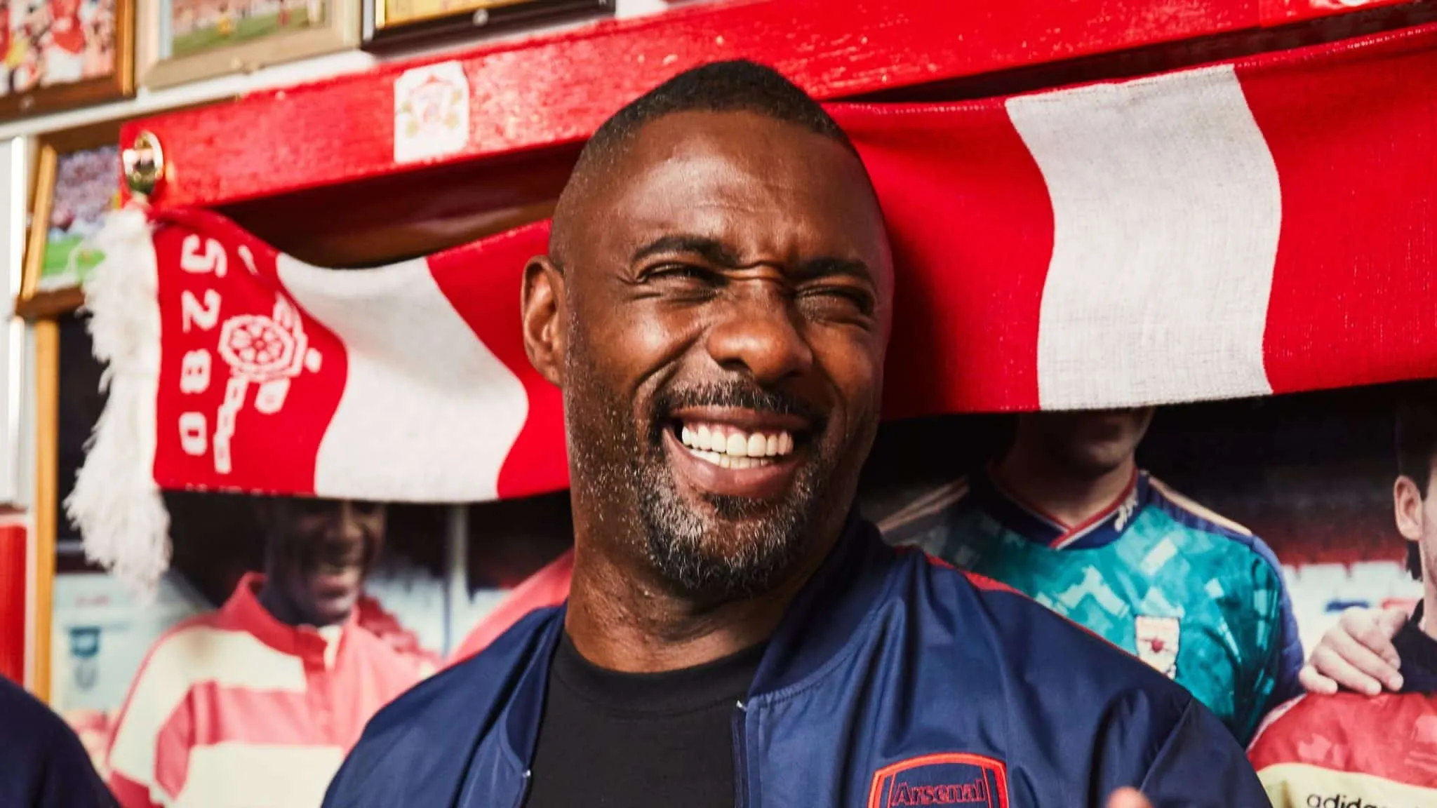 Com Idris Elba no lan&ccedil;amento da nova cole&ccedil;&atilde;o do Arsenal, era imposs&iacute;vel n&atilde;o ter muito estilo