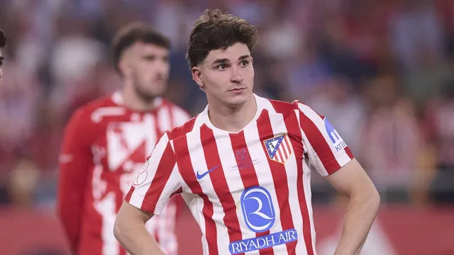 Come&ccedil;a prazo decisivo em negocia&ccedil;&atilde;o do Barcelona por Juli&aacute;n Alvarez