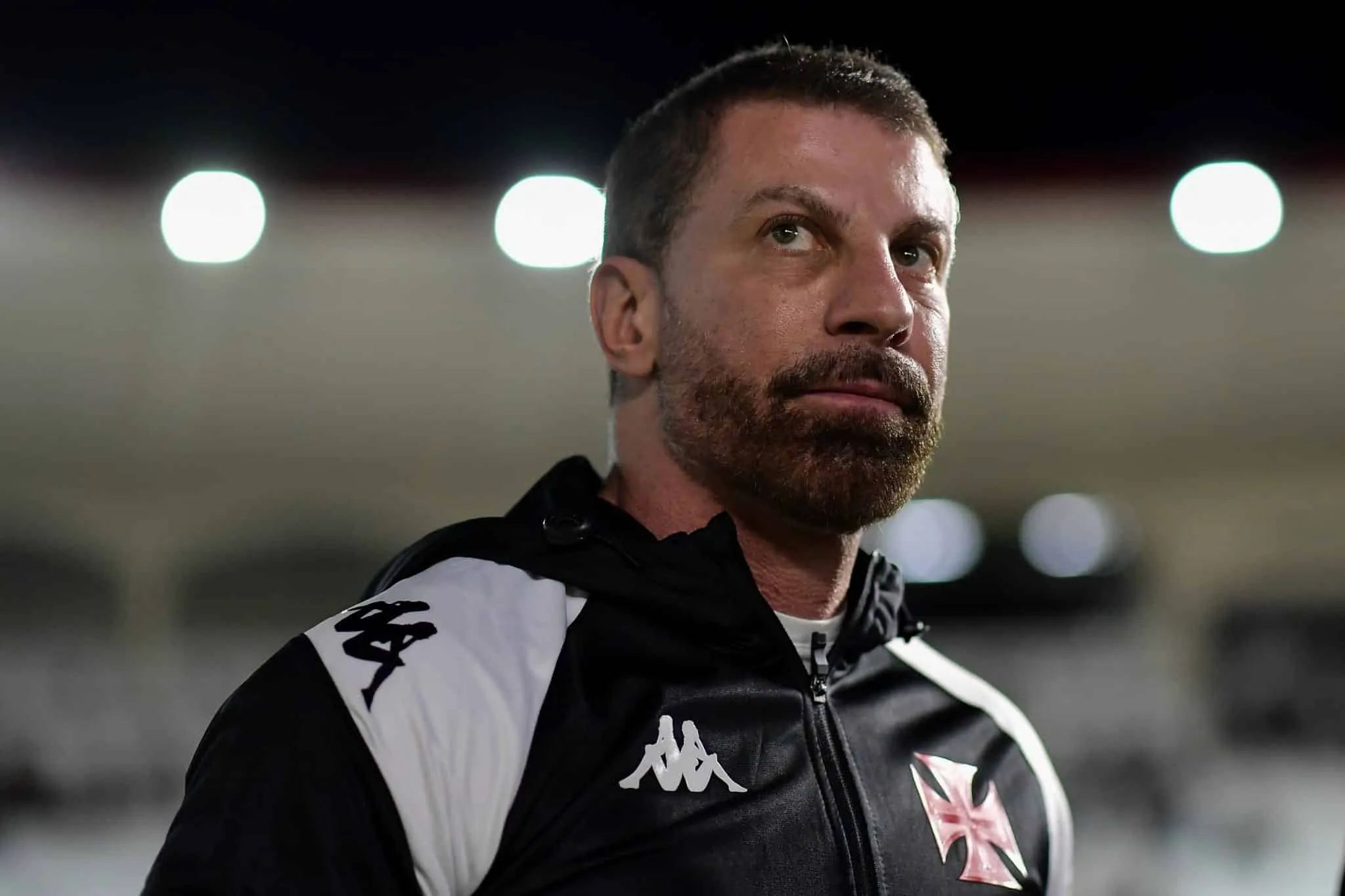 Vasco fica perto de resolver principal car&ecirc;ncia do elenco no fim da janela