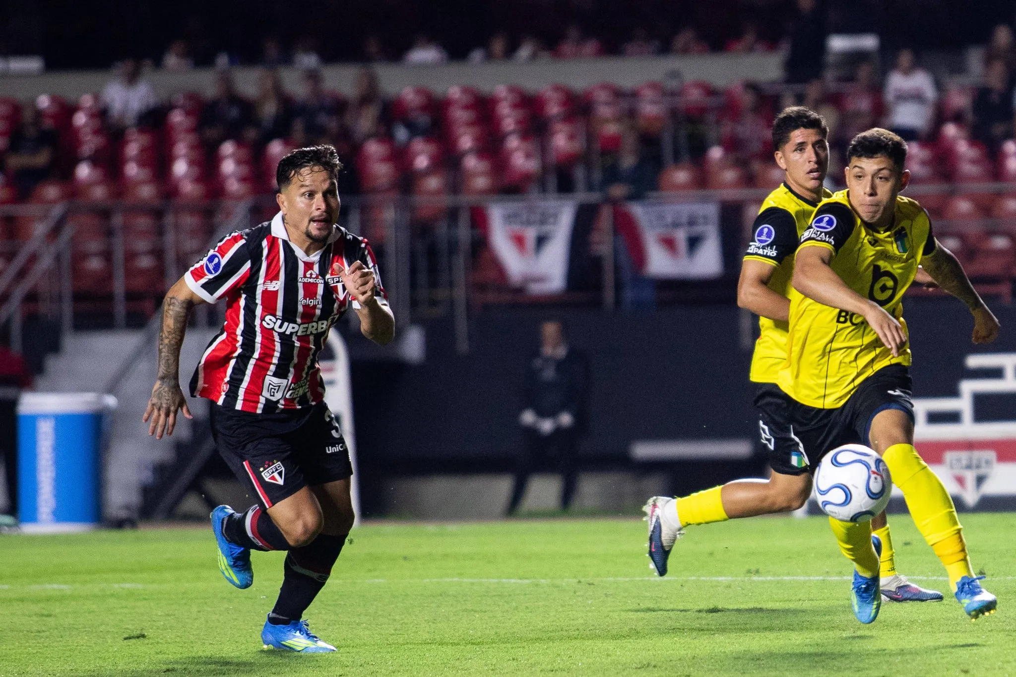 Artur marcou seu primeiro gol pelo S&atilde;o Paulo contra o O'Higgins 