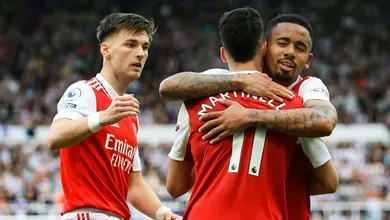Arsenal sobrevive na disputa e mostra coragem ao derrotar o Newcastle no al&ccedil;ap&atilde;o de St&rsquo; James&rsquo;s Park
