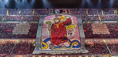 O cl&aacute;ssico entre Milan e Inter contou com um ambiente fant&aacute;stico na recep&ccedil;&atilde;o aos times