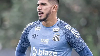 Apesar das cr&iacute;ticas, Jo&atilde;o Paulo segue respaldado na meta do Santos