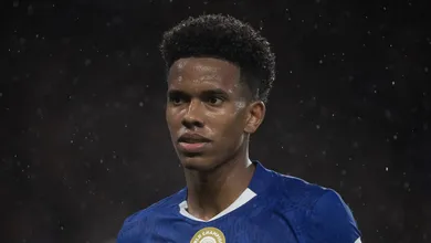 Ap&oacute;s maior janela da hist&oacute;ria, t&eacute;cnico do Liverpool usa Est&ecirc;v&atilde;o para justificar elenco curto