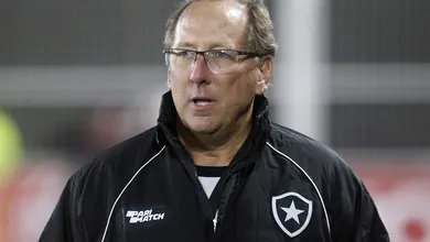 N&atilde;o &eacute; s&oacute; o Botafogo: clubes de John Textor convivem com crise e reclama&ccedil;&otilde;es na Fran&ccedil;a e na Inglaterra