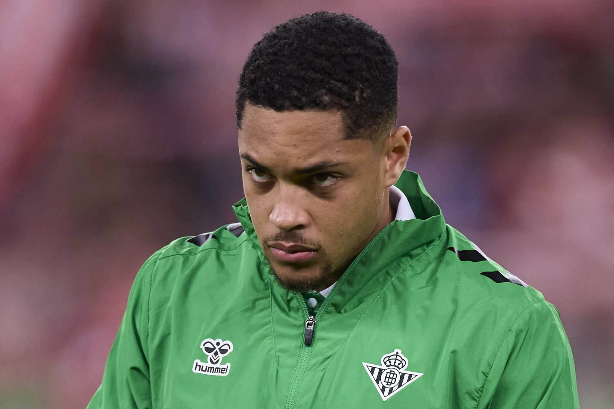 Ex-Manchester City &lsquo;usa&rsquo; Rom&aacute;rio para motivar Vitor Roque no Betis