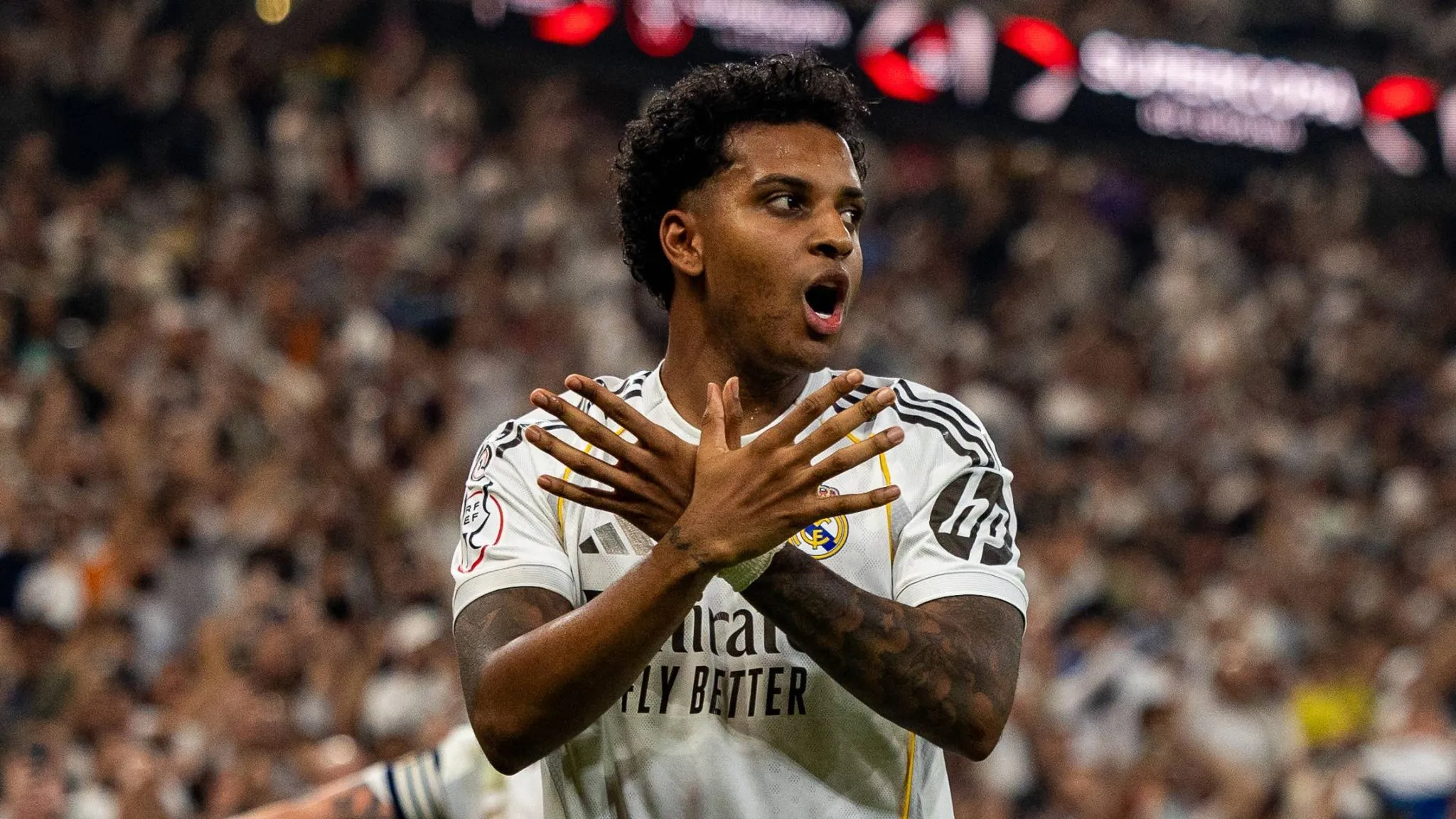 Rodrygo marca, Vini briga com Simeone e Real Madrid carimba vaga na final contra o Bar&ccedil;a