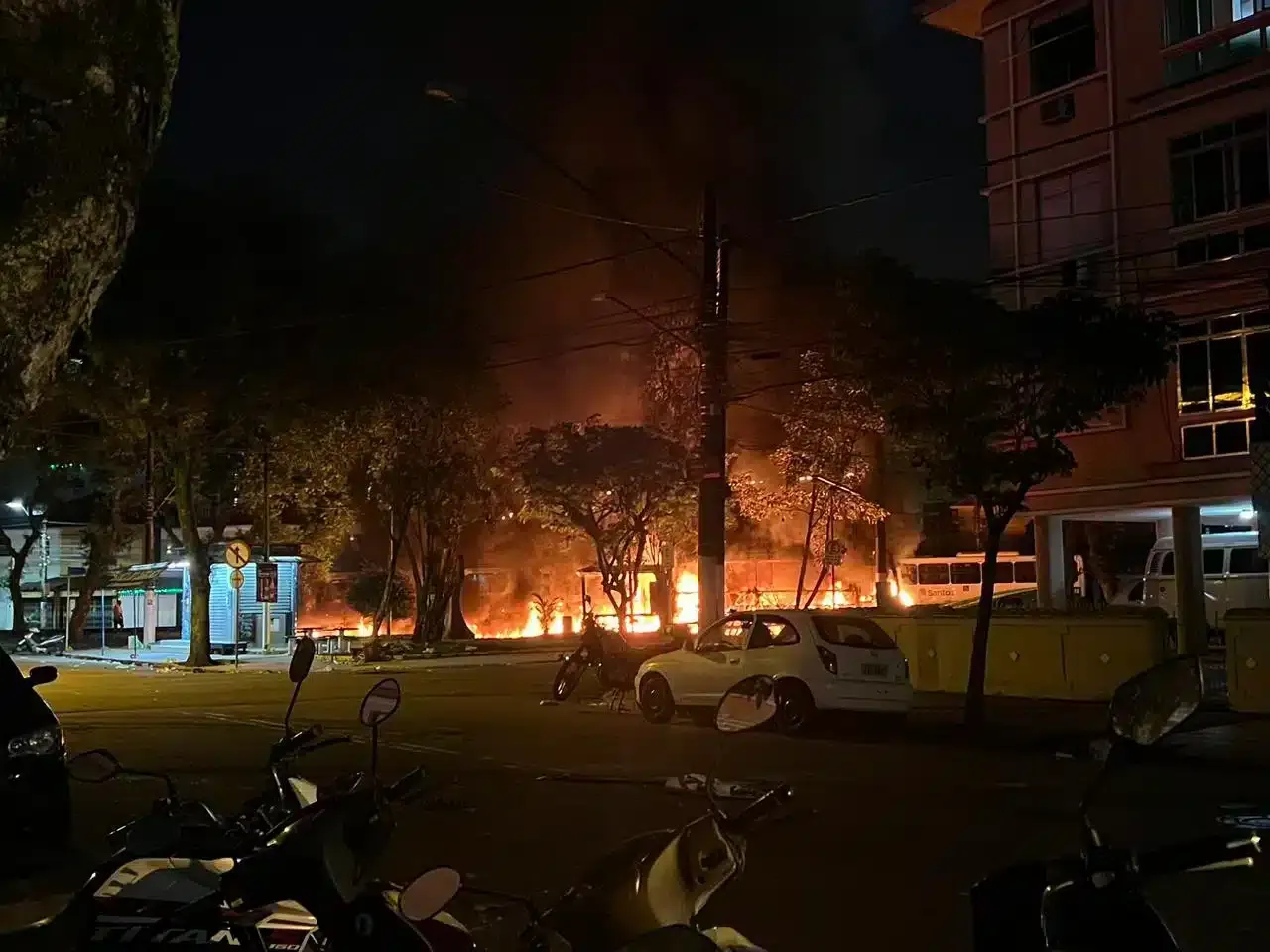 Empresa de &ocirc;nibus desiste de processo contra Santos, CBF e governos por vandalismo
