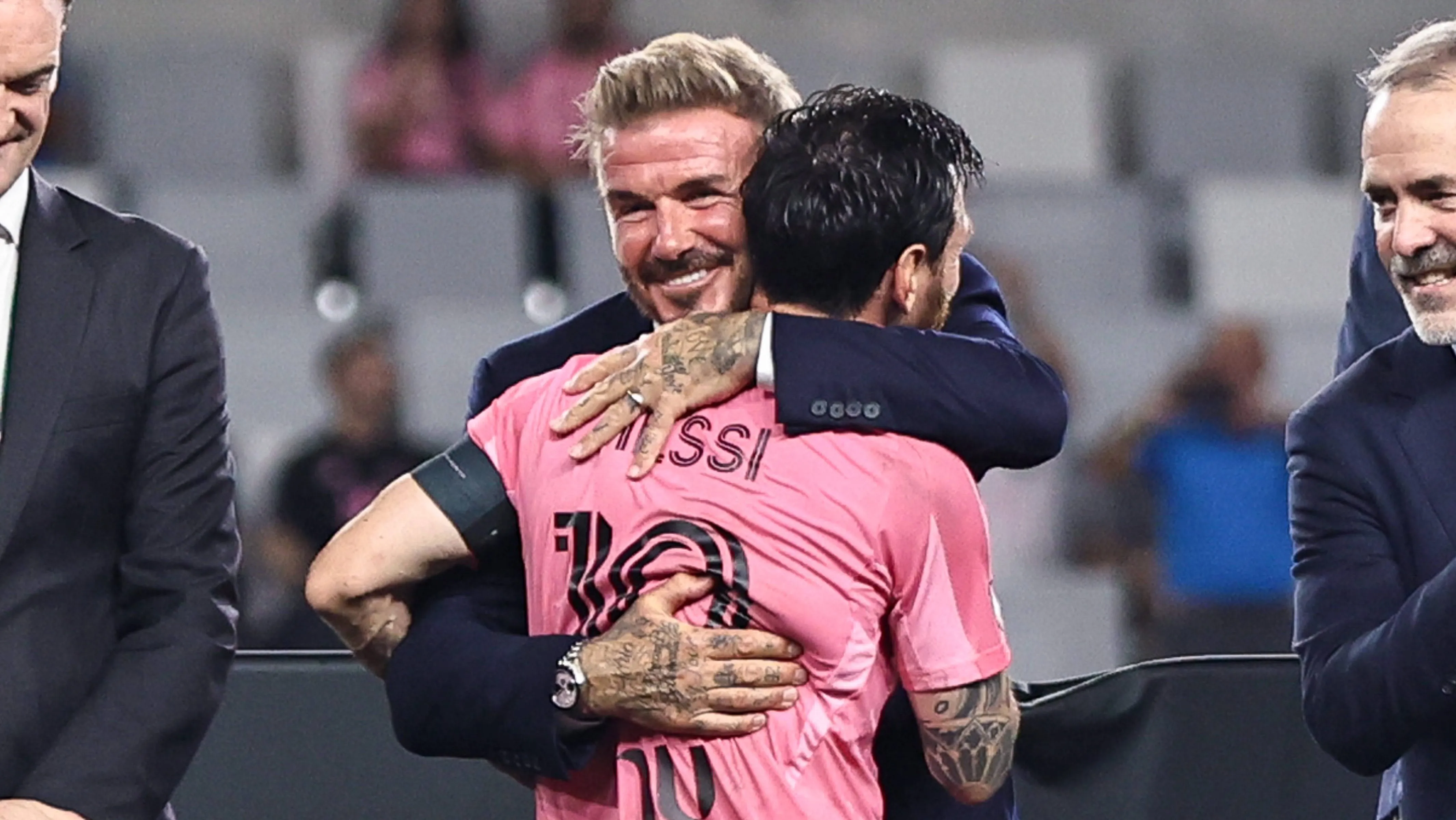 Beckham: &lsquo;Messi deveria vencer a Bola de Ouro, ningu&eacute;m &eacute; como ele com essa idade&rsquo;