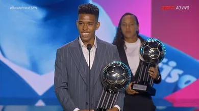 Est&ecirc;v&atilde;o recordista, Botafogo no topo e Marta homenageada: os vencedores do Bola de Prata 2024